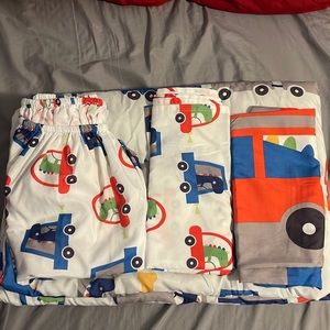 Baby / toddler crib bed sheets set